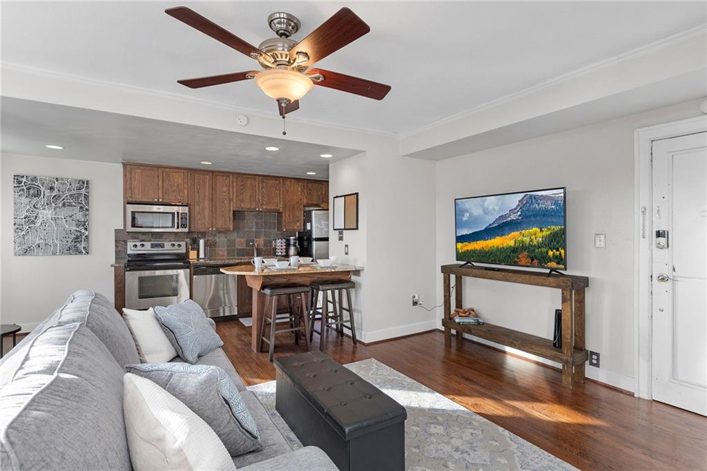 4th image of 323 Emanuel Cleaver Ii Blvd #8C, Kansas City, MO 64112 | MLS# 2635099