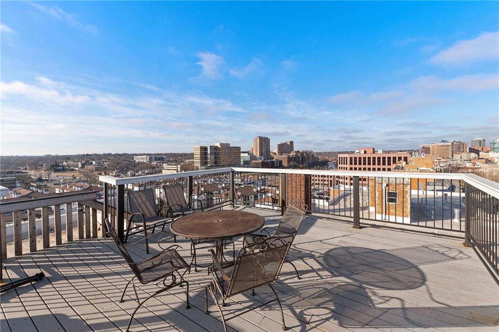 2nd image of 323 Emanuel Cleaver Ii Blvd, Kansas City, MO 64112