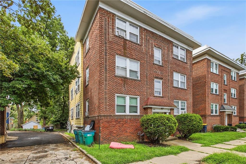 1st image of 1109 W 40th St, Kansas City, MO 64111 | MLS# 2635119