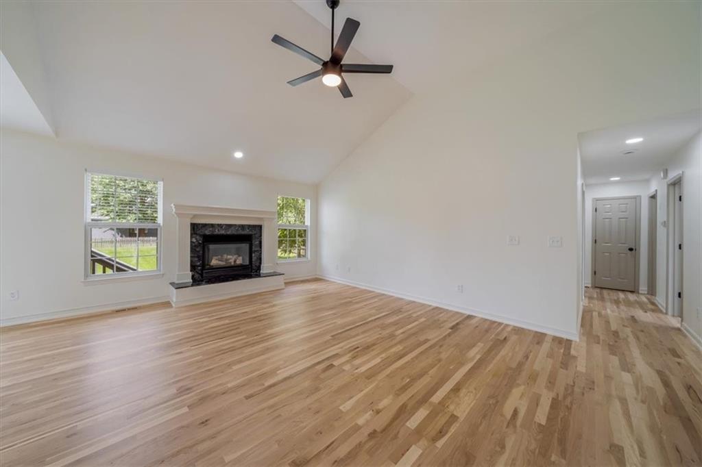 3rd image of 362 Sw Chatham Pl, Lees Summit, MO 64082 | MLS# 2635128