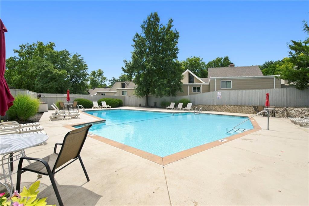 2nd image of 10215 Conser St, Overland Park, KS 66212 | MLS# 2635130