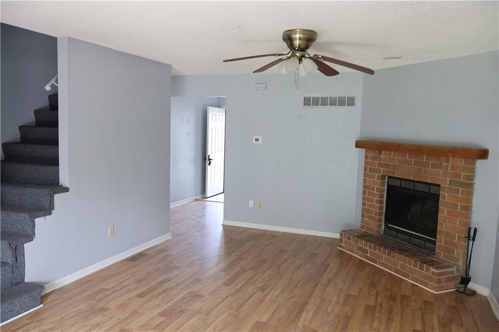 2nd image of 700 B Cedar Dr, Warrensburg, MO 64093 | MLS# 2635142