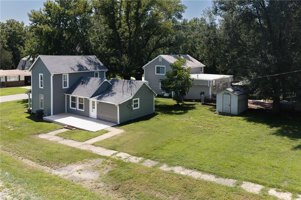 3rd image of 529 E 6Th St, Tonganoxie, KS 66086 | MLS# 2635169