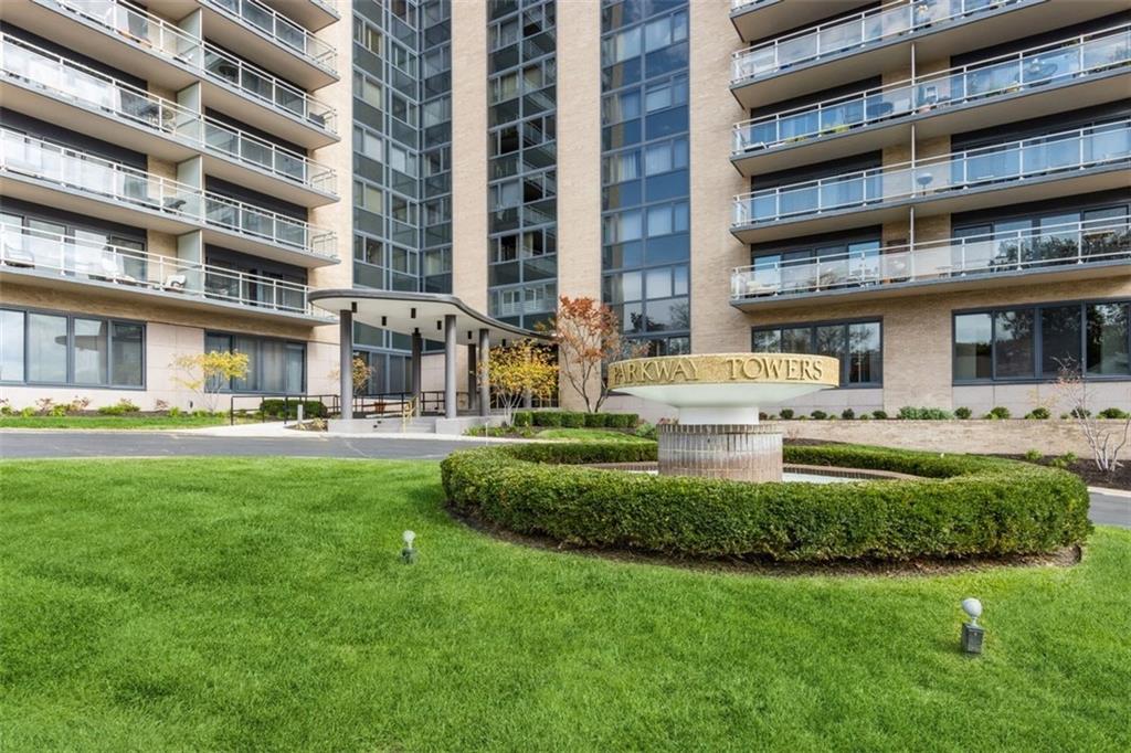 2nd image of 4545 Wornall Rd #310, Kansas City, MO 64111 | MLS# 2635184