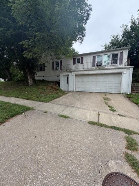 2nd image of 2701 Southeast Trl, Saint Joseph, MO 64506 | MLS# 2635188