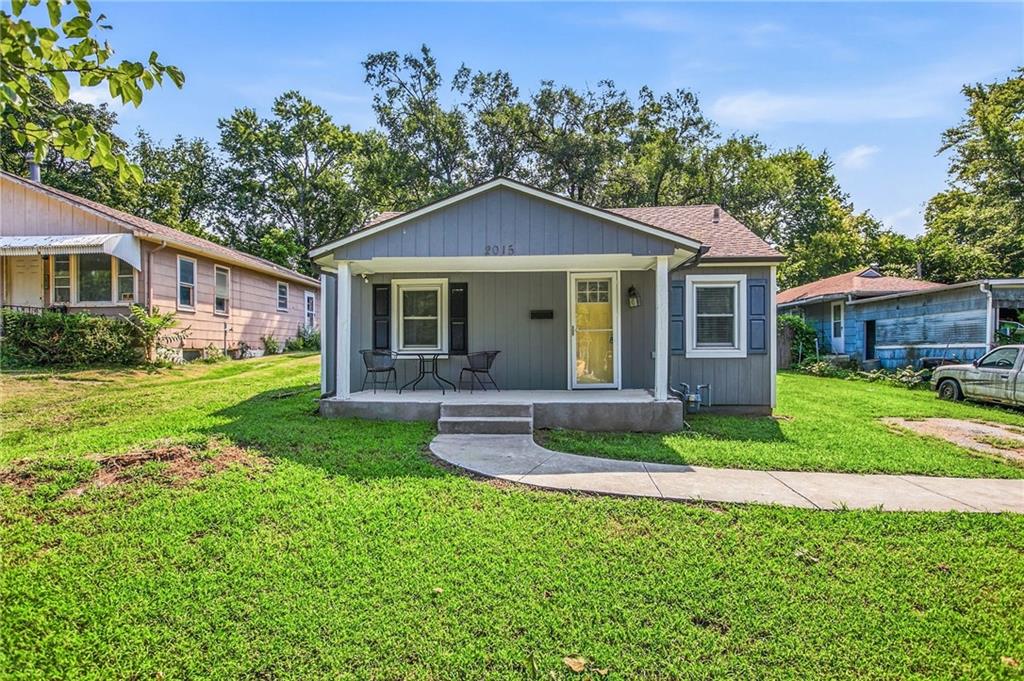 1st image of 2015 S Ash Ave, Independence, MO 64052 | MLS# 2635215