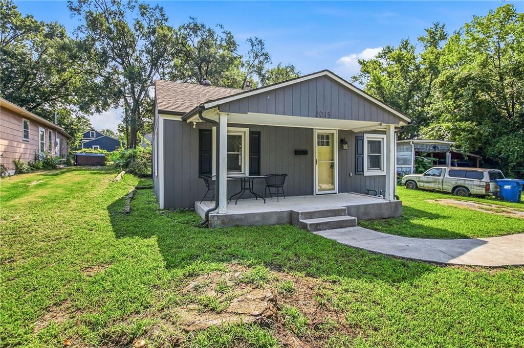 2nd image of 2015 S Ash Ave, Independence, MO 64052 | MLS# 2635215