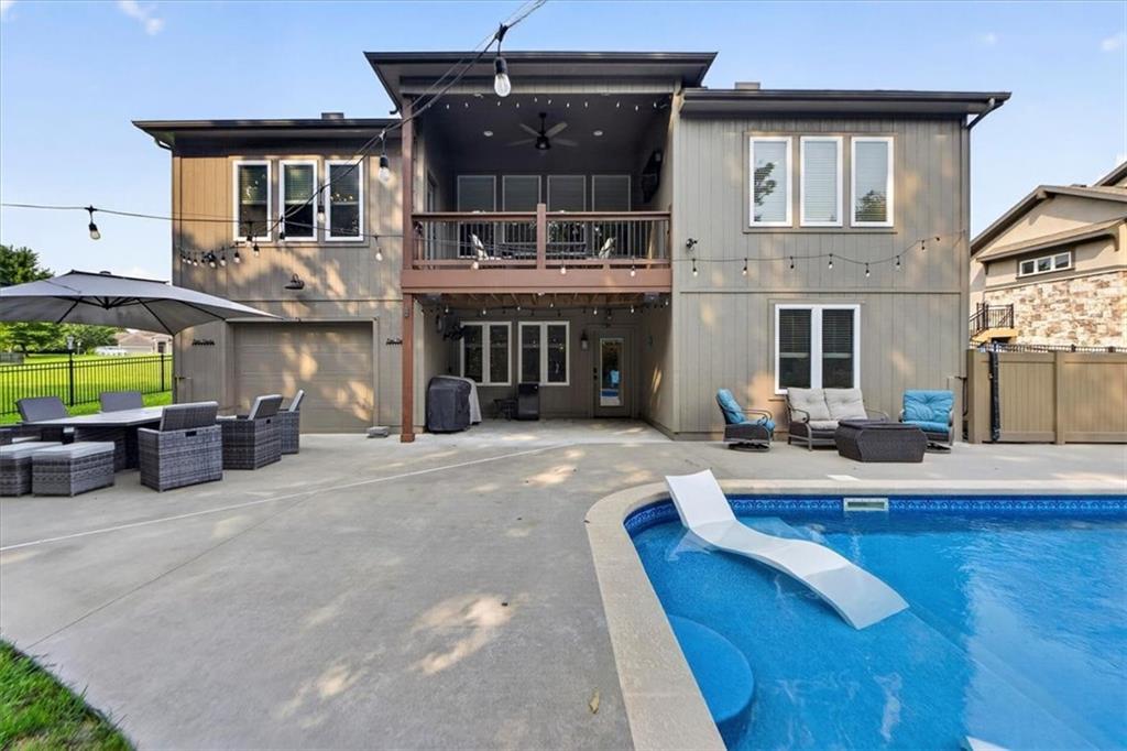 3rd image of 4705 Gateway Dr, Lee's Summit, MO 64064 | MLS# 2635243