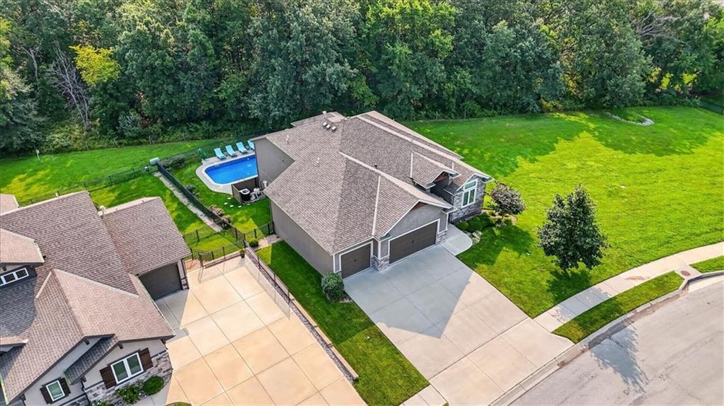 1st image of 4705 Gateway Dr, Lee's Summit, MO 64064 | MLS# 2635243