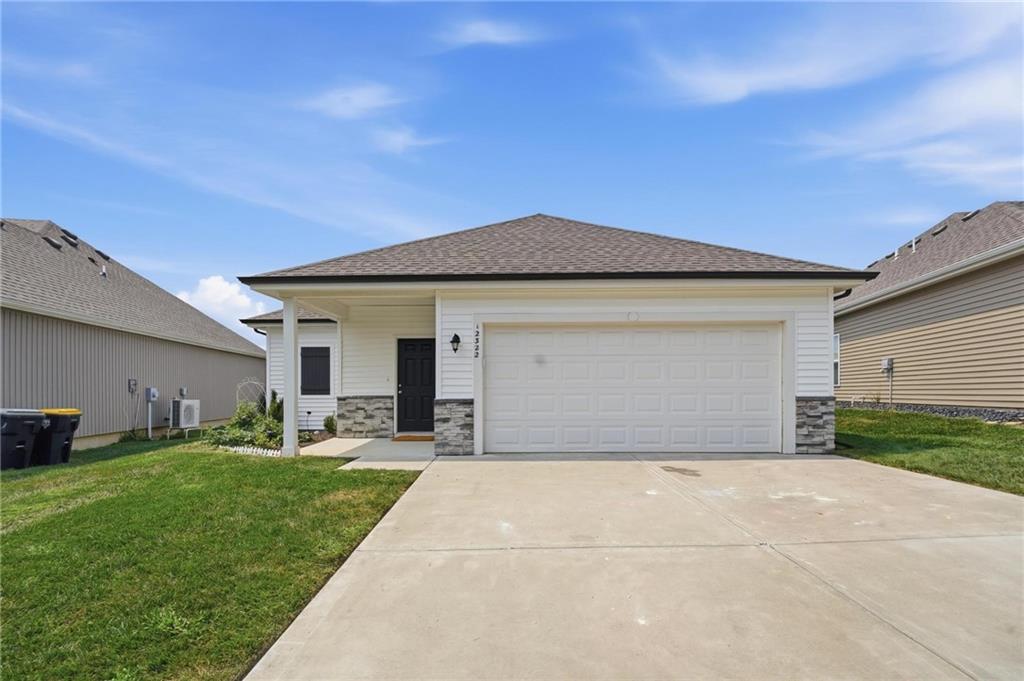 1st image of 12322 N Pomona Ave, Kansas City, MO 64163 | MLS# 2635244