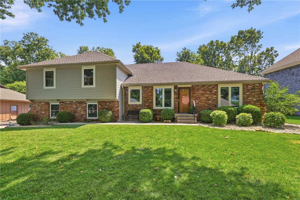 1st image of 12625 Overbrook Rd, Leawood, KS 66209 | MLS# 2635250