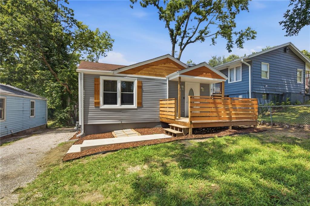 2nd image of 4404 Jackson Ave, Kansas City, MO 64130 | MLS# 2635254