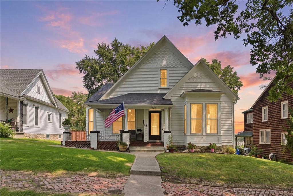 1st image of 736 Walnut St, Leavenworth, KS 66048 | MLS# 2635277