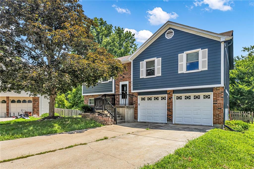 2nd image of 405 Se Onyx Cir, Lees Summit, MO 64063 | MLS# 2635313