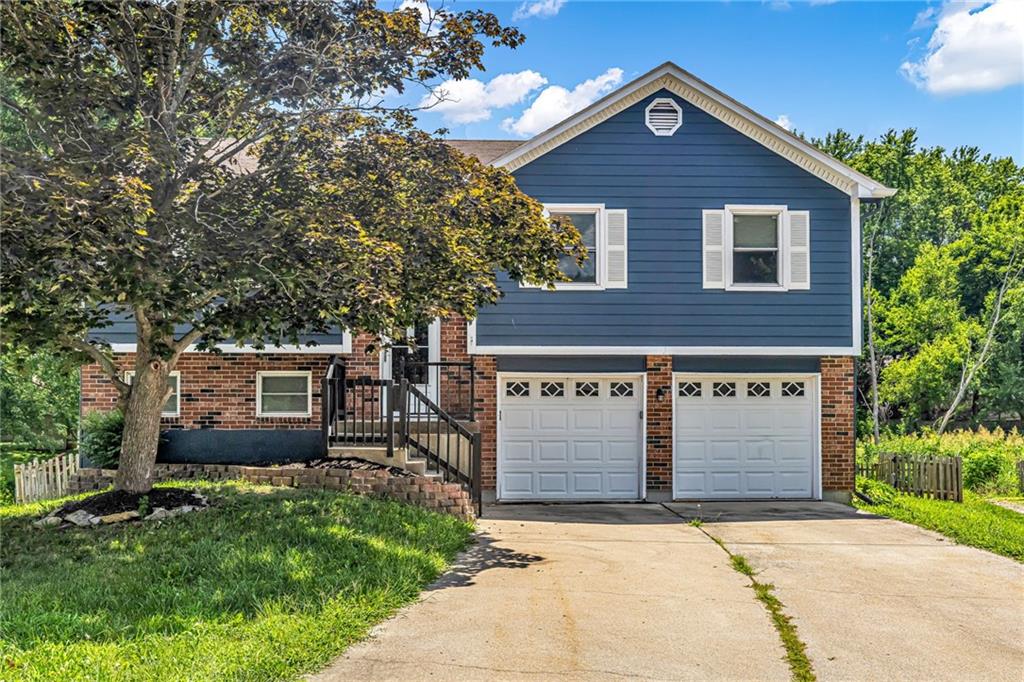 1st image of 405 Se Onyx Cir, Lees Summit, MO 64063 | MLS# 2635313