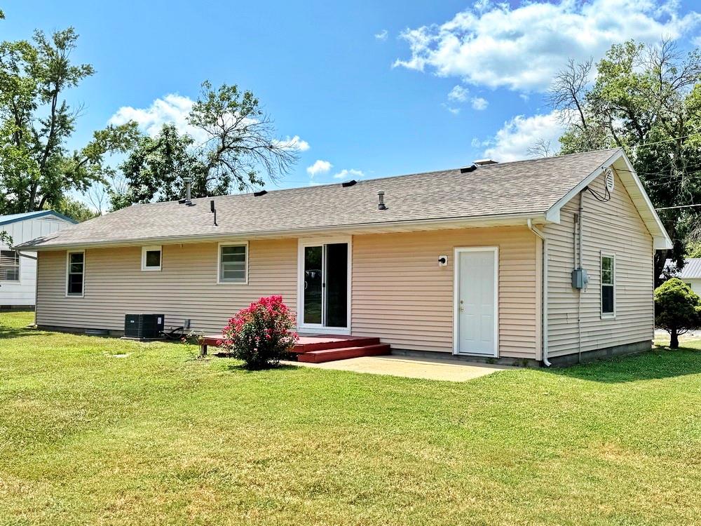 18th image of 416 N Prewitt St, Nevada, MO 64772 | MLS# 2635318