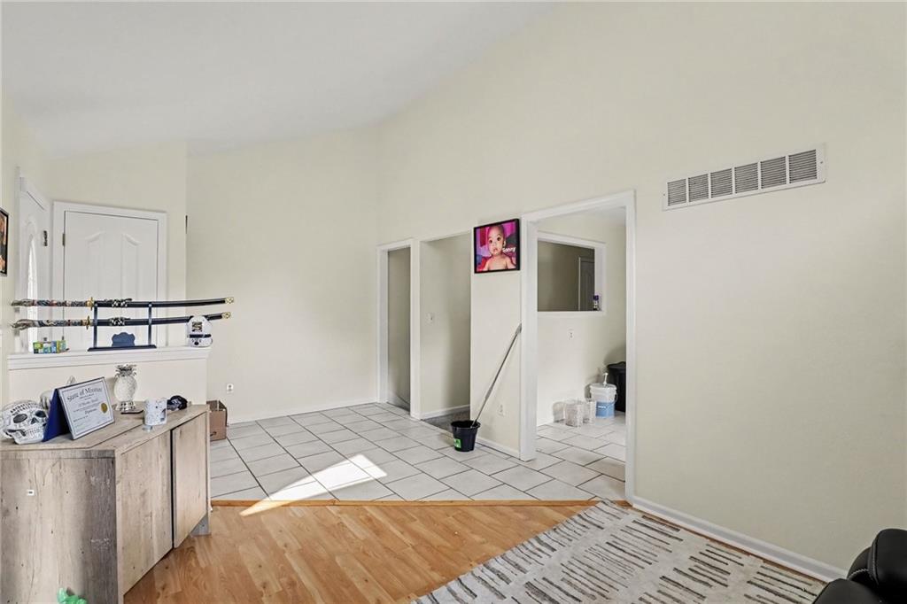 4th image of 5604 Ne 50Th St, Kansas City, MO 64119 | MLS# 2635323
