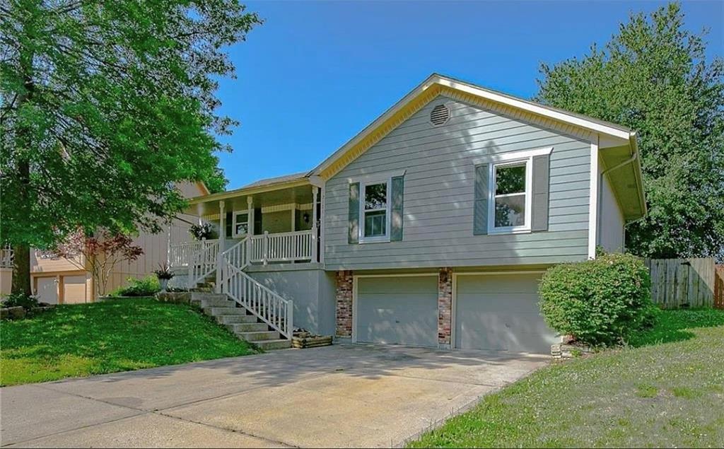 1st image of 2121 Nw Hidden Pointe Ct, Blue Springs, MO 64015 | MLS# 2635341