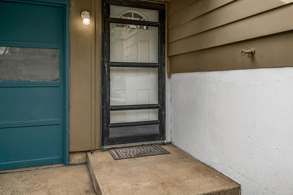 2nd image of 913 N Piute Ave, Independence, MO 64056 | MLS# 2635353