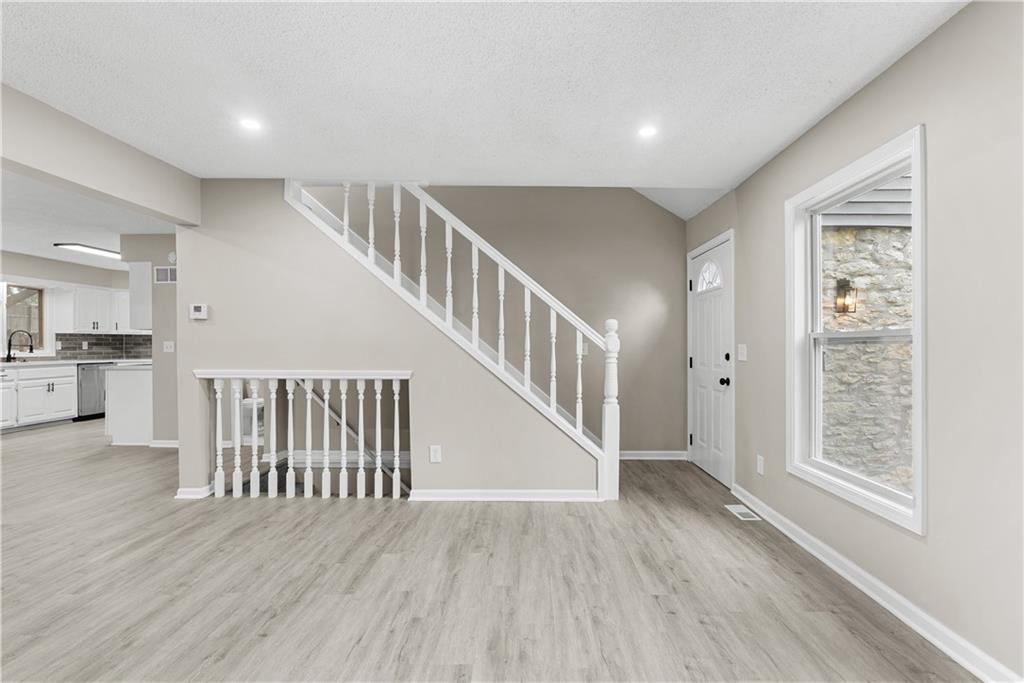 5th image of 7232 N Monroe Ave, Kansas City, MO 64119 | MLS# 2635359