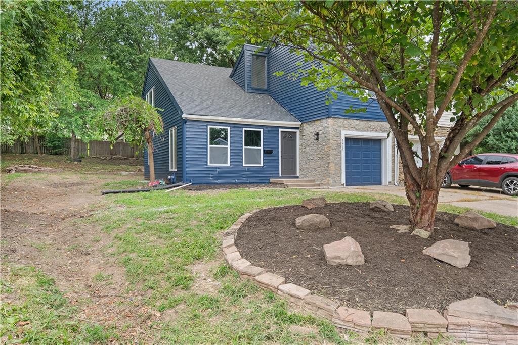 2nd image of 7232 N Monroe Ave, Kansas City, MO 64119 | MLS# 2635359