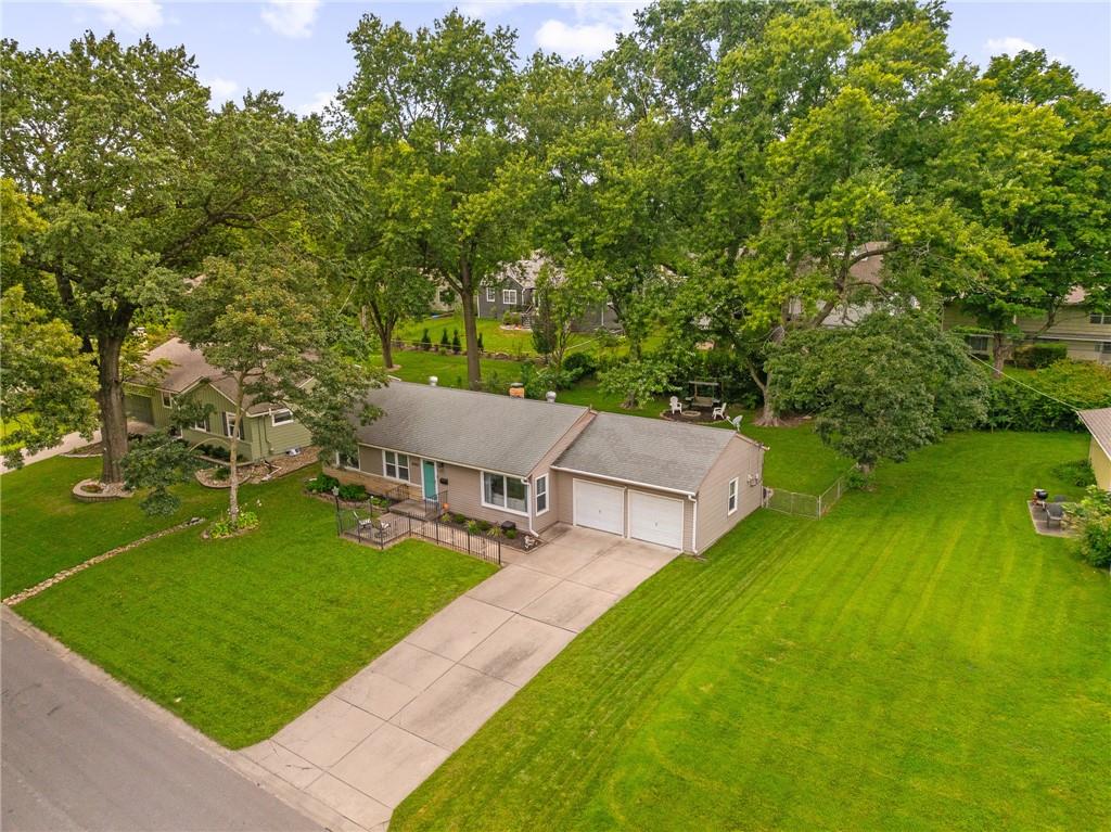 2nd image of 8608 Belleview St, Kansas City, MO 64114 | MLS# 2635375