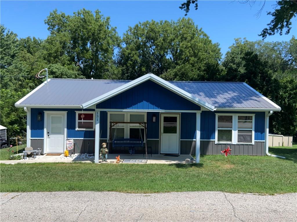 2nd image of 131 Tucker St, Saint Joseph, MO 64504 | MLS# 2635381