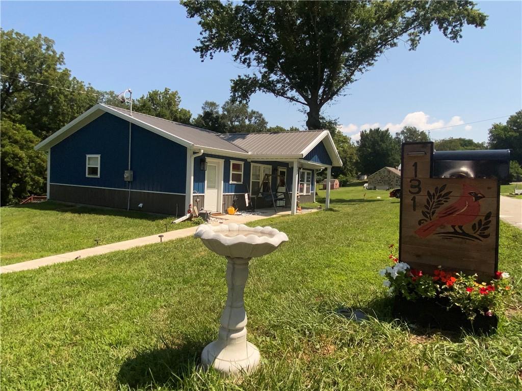 3rd image of 131 Tucker St, Saint Joseph, MO 64504 | MLS# 2635381