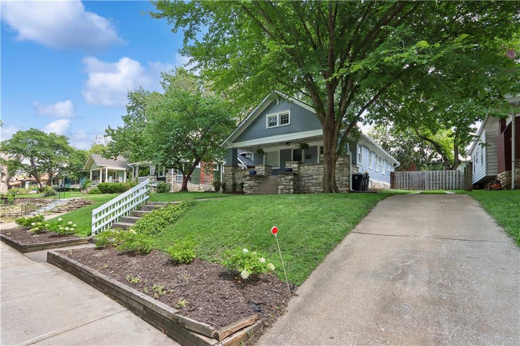 2nd image of 5739 Harrison St, Kansas City, MO 64110 | MLS# 2635385