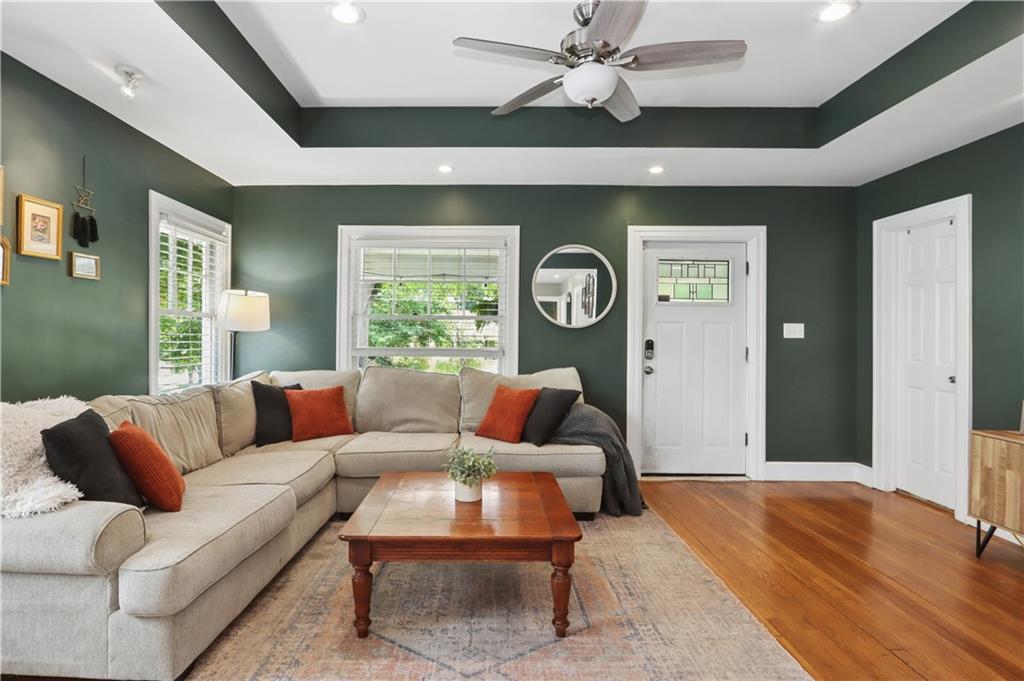 5th image of 5739 Harrison St, Kansas City, MO 64110 | MLS# 2635385