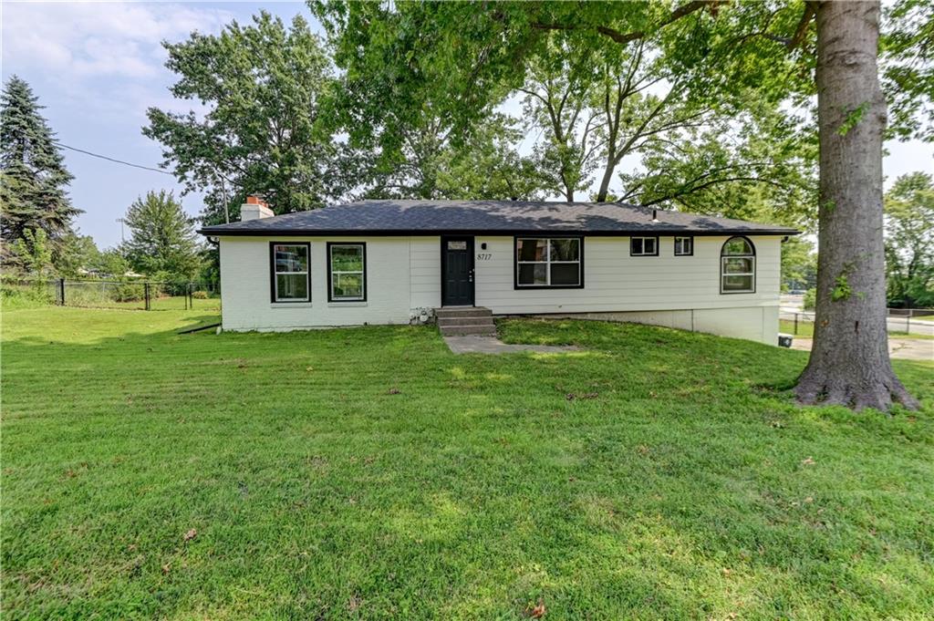 1st image of 8717 Old Stagecoach Rd, Kansas City, MO 64154 | MLS# 2635390