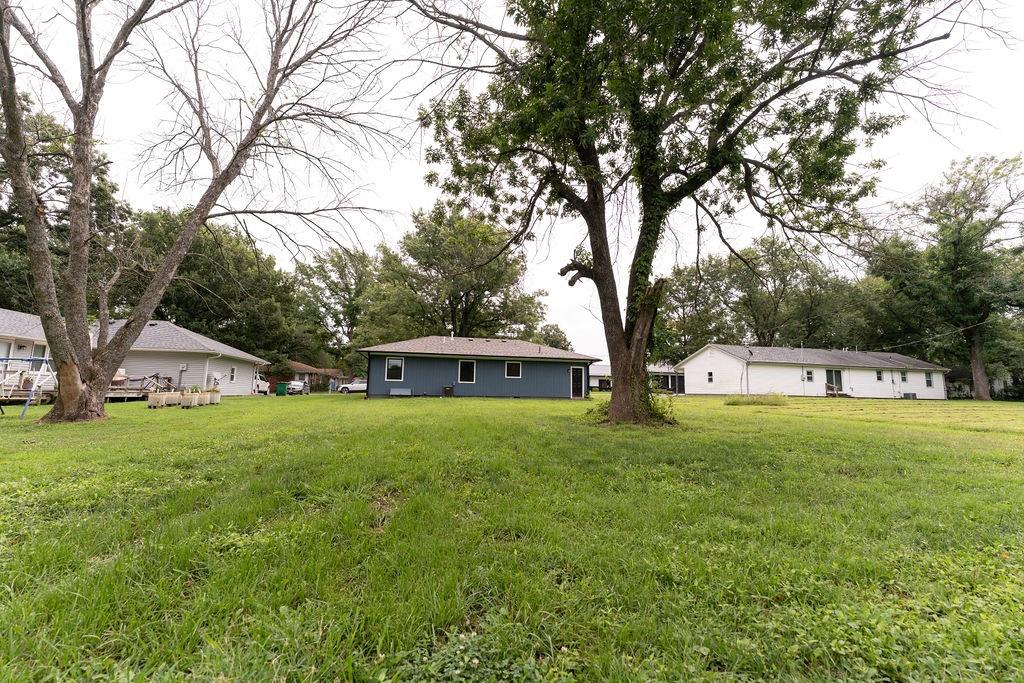 15th image of 910 N Edith Ave, Adrian, MO 64720 | MLS# 2635393