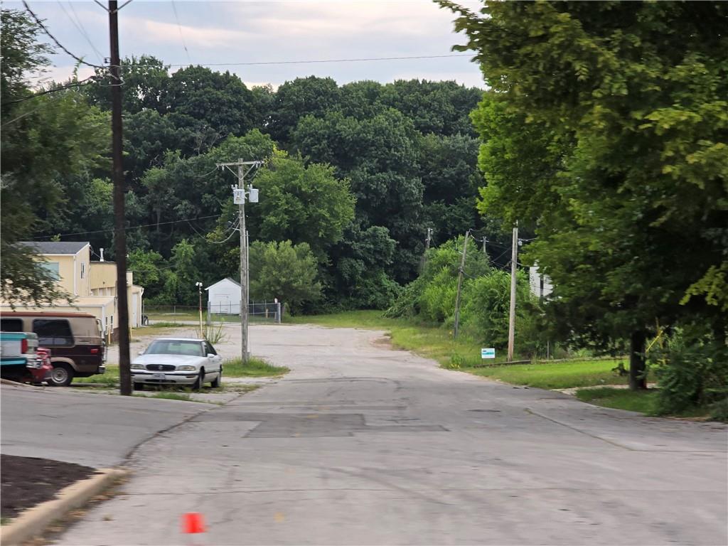 2nd image of 1206 S Woodland Ave, Independence, MO 64050 | MLS# 2635395