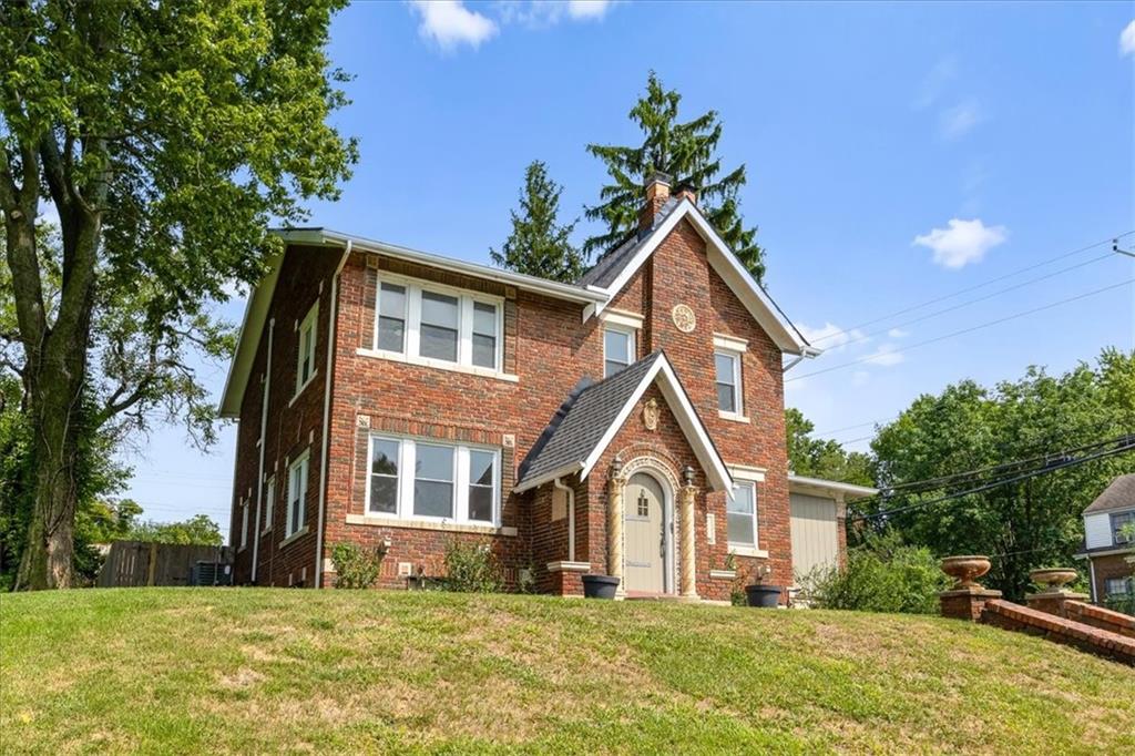 2nd image of 7343 Forest Ave, Kansas City, MO 64131 | MLS# 2635407