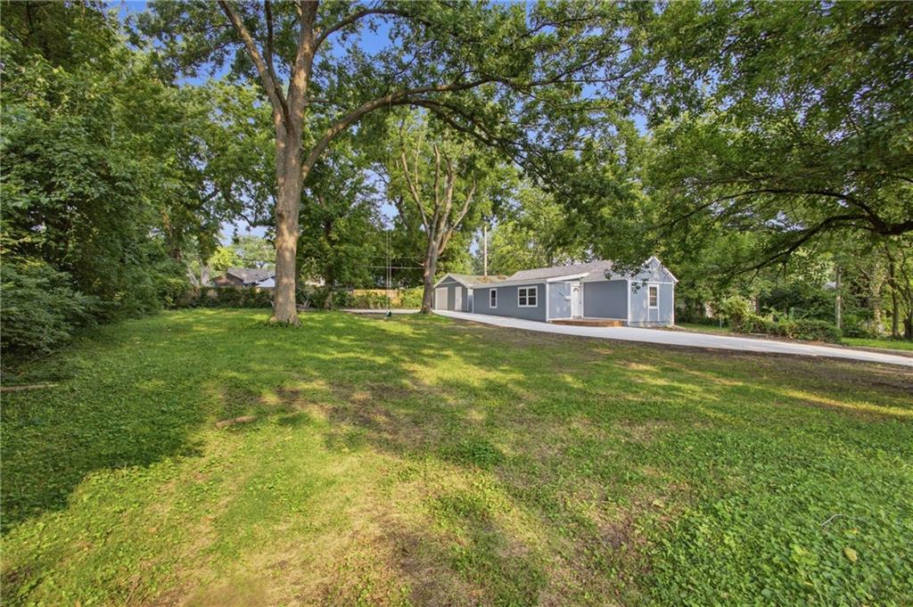 3rd image of 6818 Agnes Ave, Kansas City, MO 64132 | MLS# 2635409