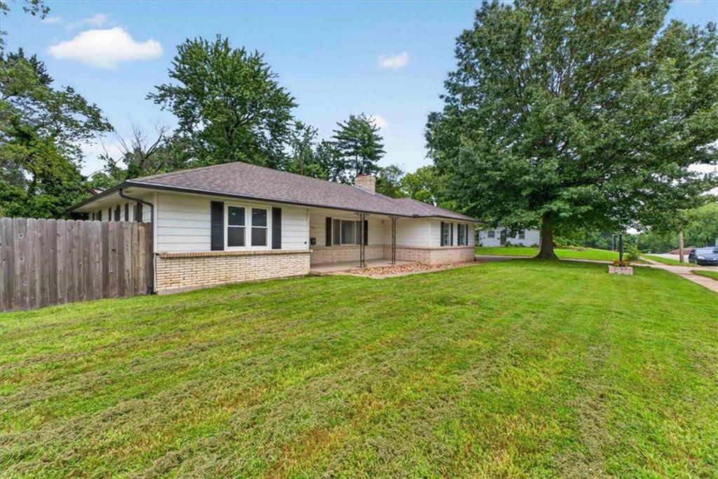 3rd image of 7726 Everett Ave, Kansas City, KS 66112 | MLS# 2635411