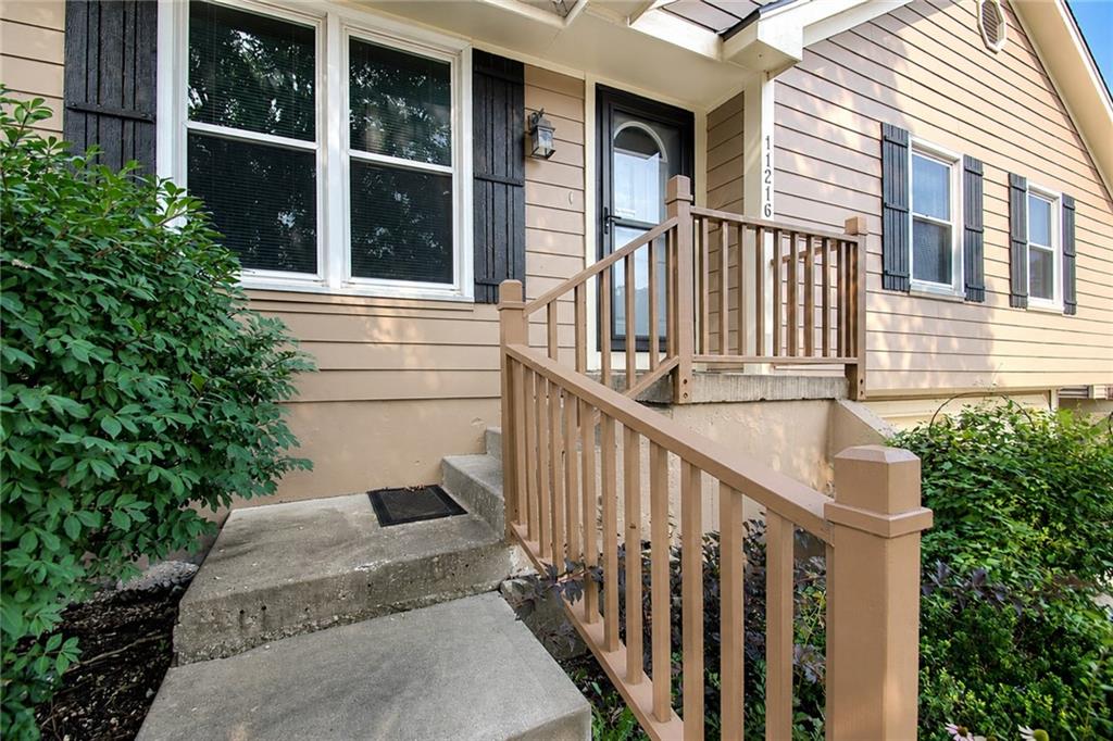 2nd image of 11216 N Donnelly Ave, Kansas City, MO 64157 | MLS# 2635413