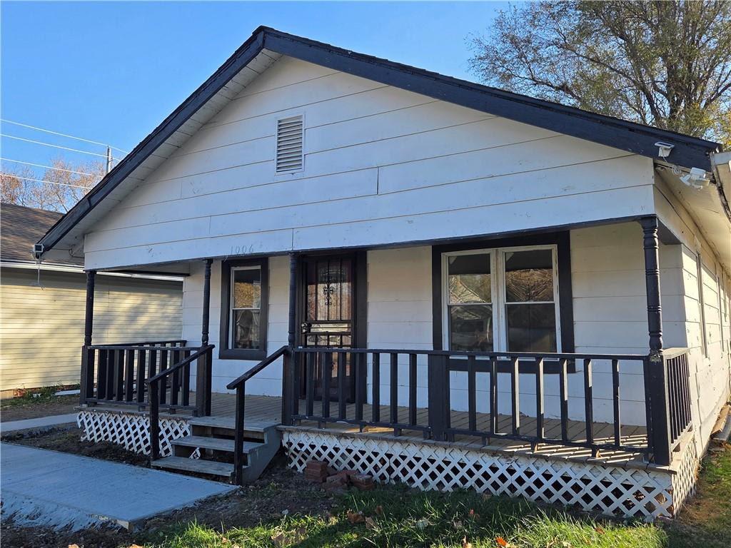 2nd image of 1006 W Cliff St, Saint Joseph, MO 64504 | MLS# 2635419