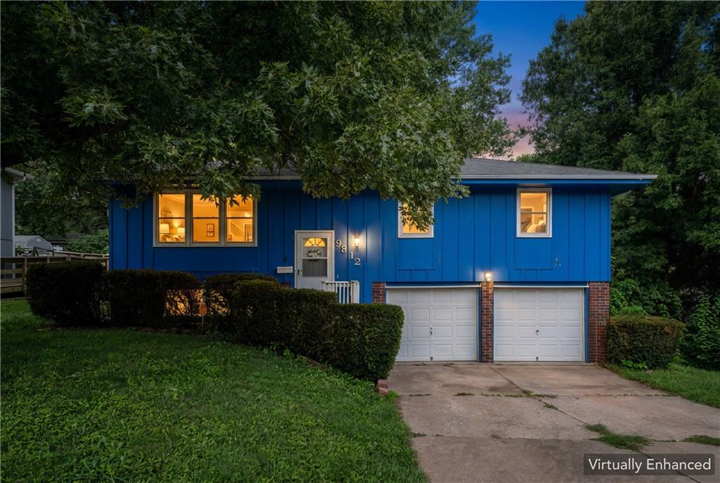 1st image of 9812 Hillcrest Rd, Kansas City, MO 64134 | MLS# 2635432