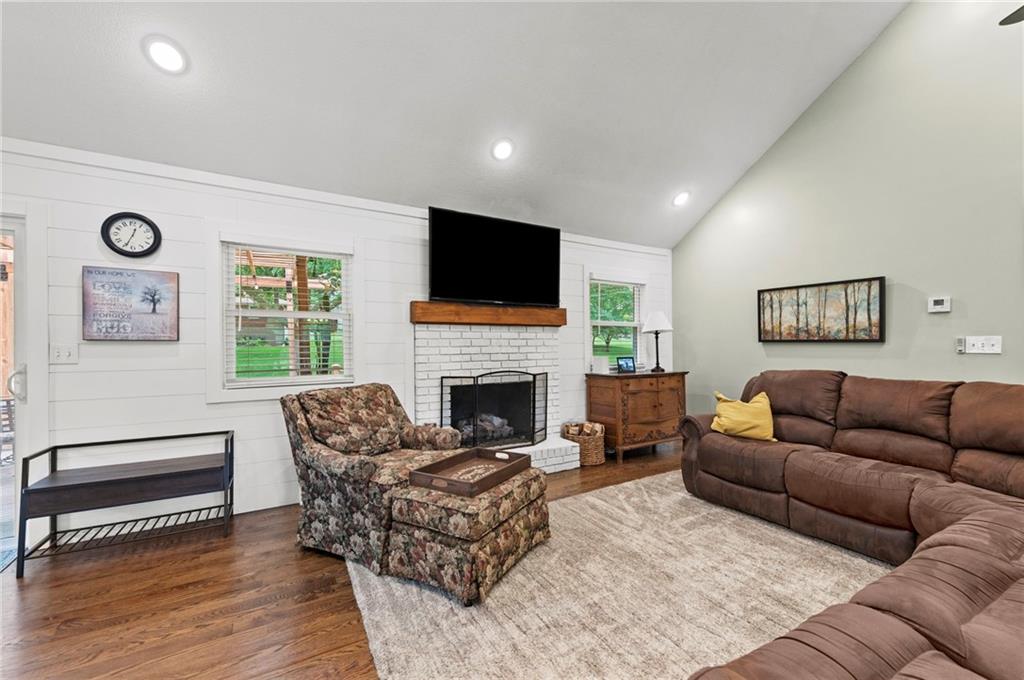 5th image of 1705 Ne Pine Cir, Blue Springs, MO 64014 | MLS# 2635433