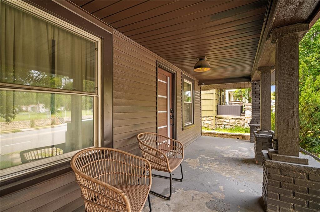 2nd image of 2105 W 43rd Ave, Kansas City, KS 66103 | MLS# 2635436