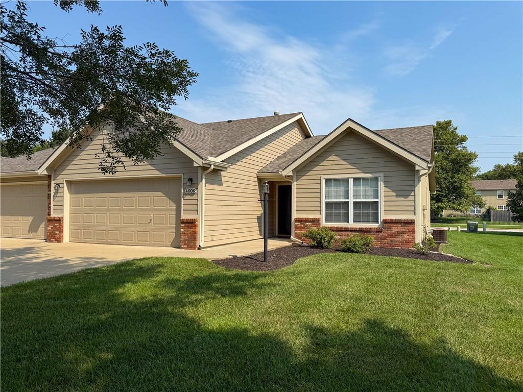 2nd image of 4006 Mistletoe Ct, Lawrence, KS 66047 | MLS# 2635464