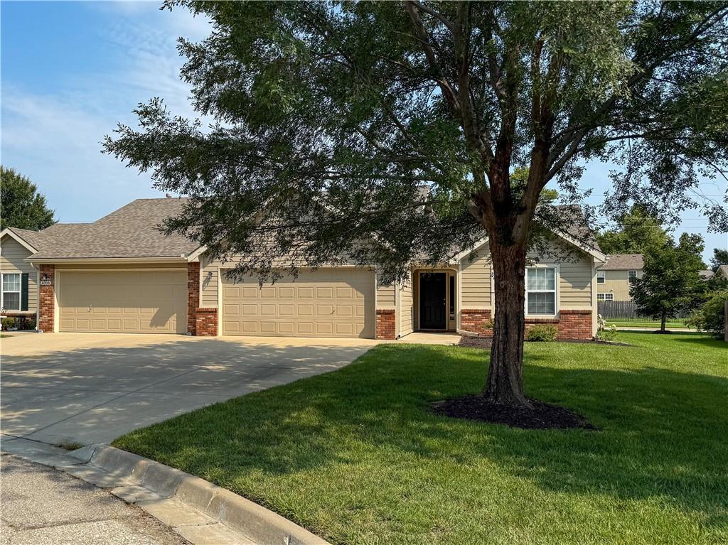 16th image of 4006 Mistletoe Ct, Lawrence, KS 66047 | MLS# 2635464
