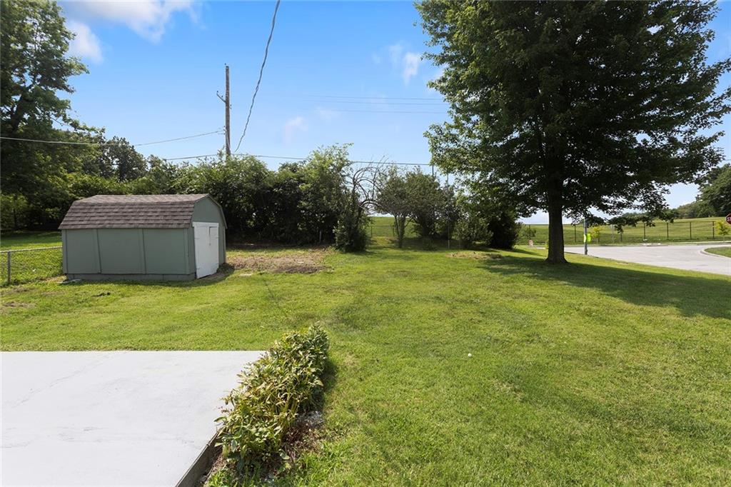 37th image of 7801 Ne San Rafael Dr, Kansas City, MO 64119 | MLS# 2635465