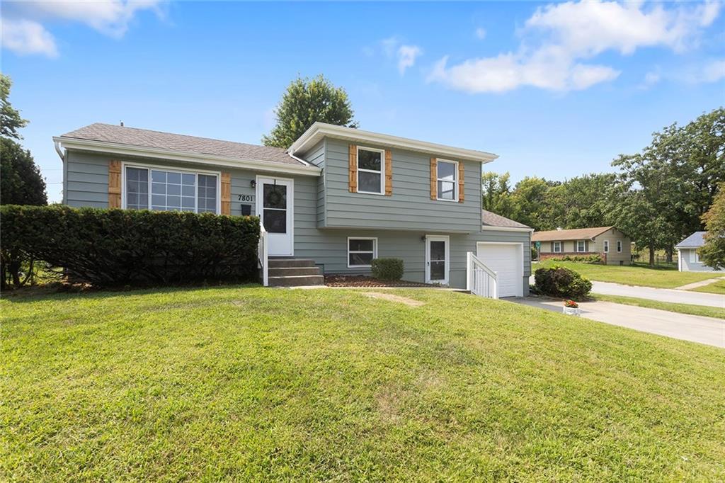 2nd image of 7801 Ne San Rafael Dr, Kansas City, MO 64119 | MLS# 2635465