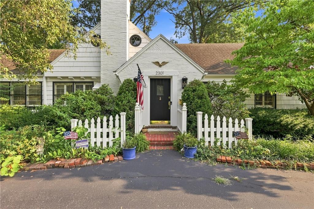 1st image of 2301 W 95th St, Leawood, KS 66206 | MLS# 2635472
