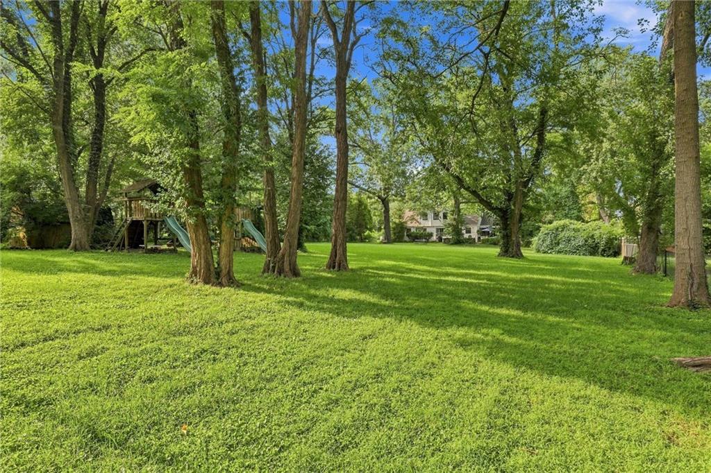 2nd image of 2301 W 95th St, Leawood, KS 66206 | MLS# 2635472
