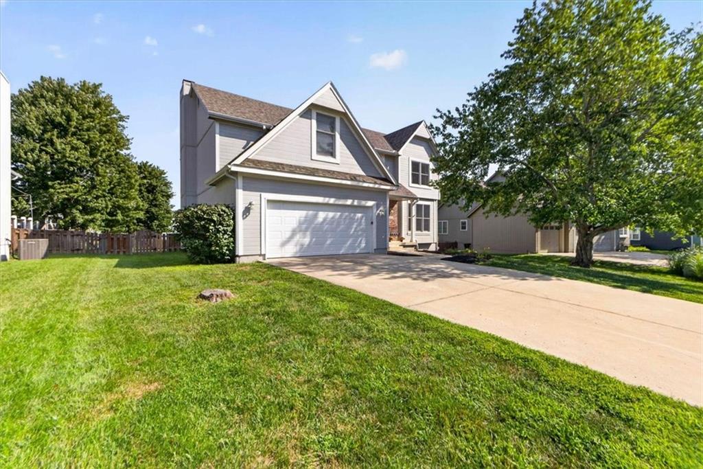 2nd image of 1037 Sw Sunflower Dr, Lees Summit, MO 64081 | MLS# 2635478