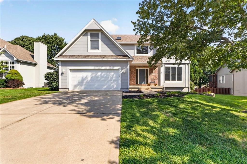 1st image of 1037 Sw Sunflower Dr, Lees Summit, MO 64081 | MLS# 2635478