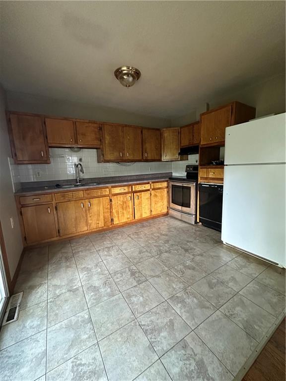 2nd image of 8404 Booth Ave, Raytown, MO 64138 | MLS# 2635480